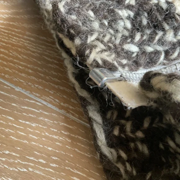 Cowichan Sweater - Picture 4 of 7